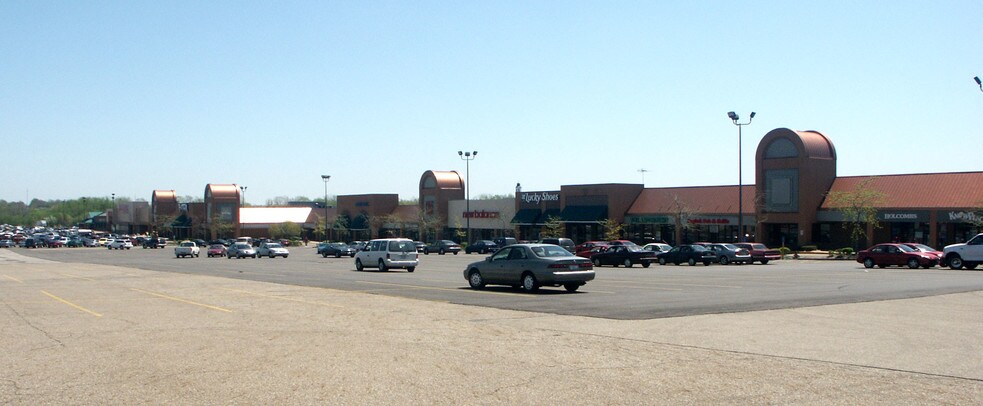 More Photos Of 4760-4844 Everhard Rd, Canton Storefront For Lease