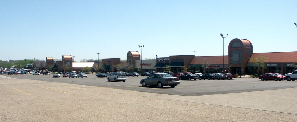 More Photos Of 4760-4844 Everhard Rd, Canton Storefront For Lease