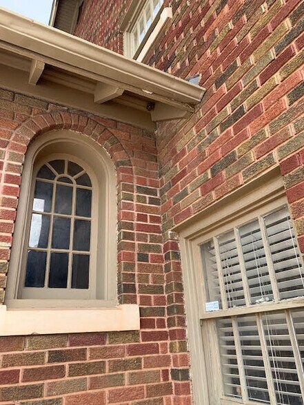 More Photos Of 2405 Broadway St, Lubbock Office For Sale