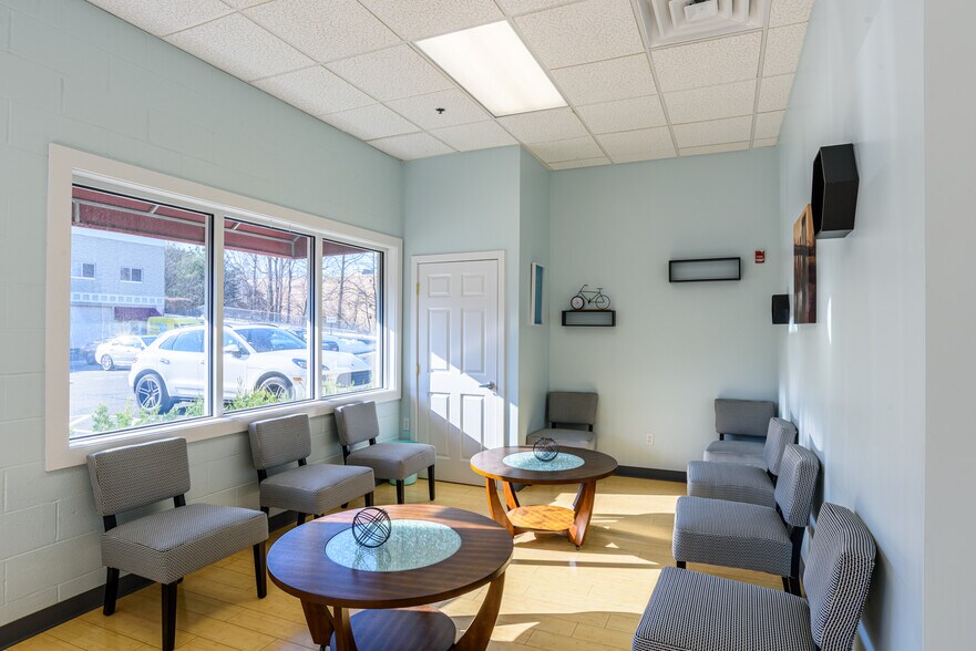 More Photos Of 100 Corporate Dr, Trumbull Office For Sale