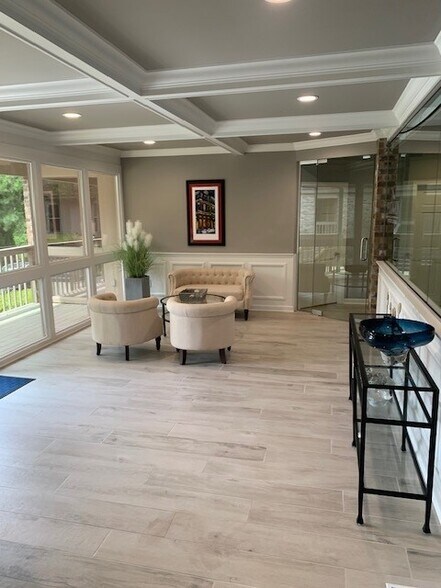 More Photos Of 10621 N Oak Hills Pky, Baton Rouge Medical For Sale