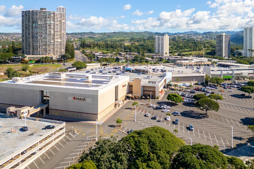 More Photos Of 98-1005 Moanalua Rd, Aiea Department Store For Lease