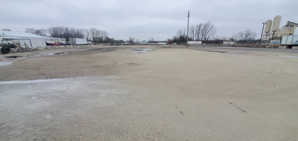 More Photos Of 804 Grant Ave, Joliet Warehouse For Lease