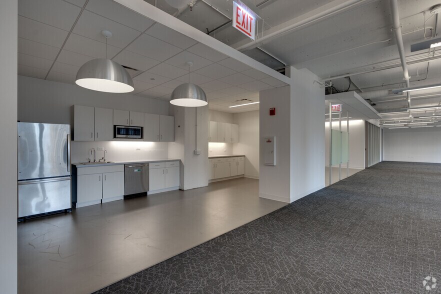 Photo of 17th Floor Ste 1710