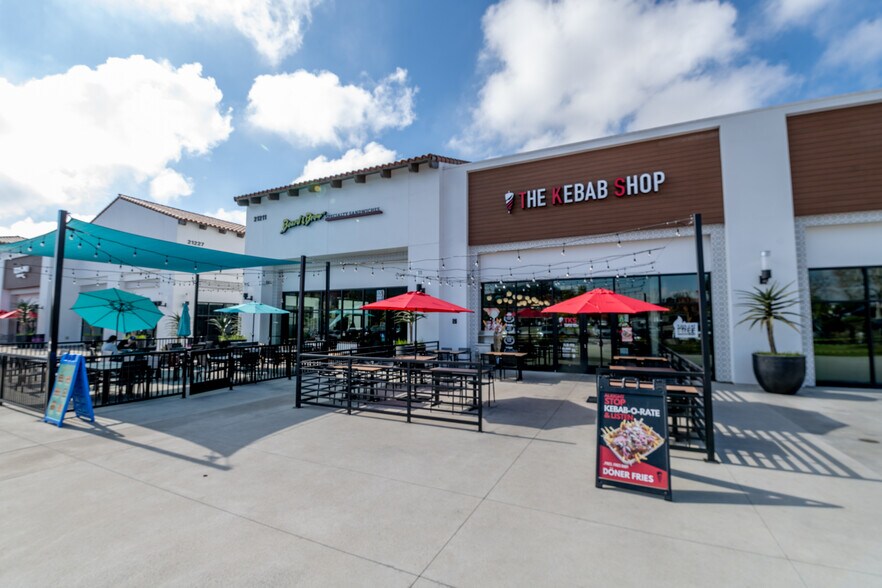 More Photos Of 21201-21327 Hawthorne Blvd, Torrance Unknown For Lease