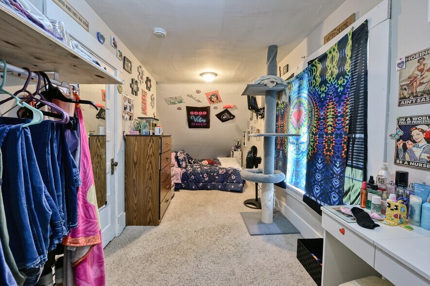 More Photos Of 5214 Guide Meridian, Bellingham Auto Repair For Sale