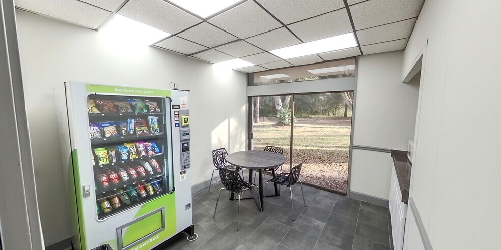 More Photos Of 2121 Corporate Square Blvd, Jacksonville Office For Lease