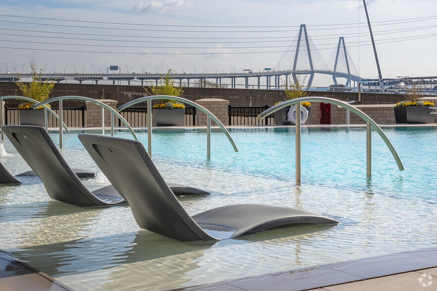 More Photos Of 838 Morrison Dr, Charleston Apartments For Lease