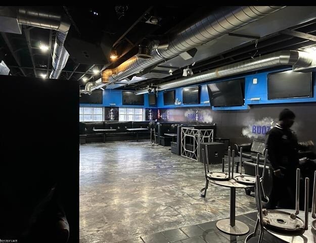 More Photos Of 15125 Harper Ave, Detroit General Retail For Sale