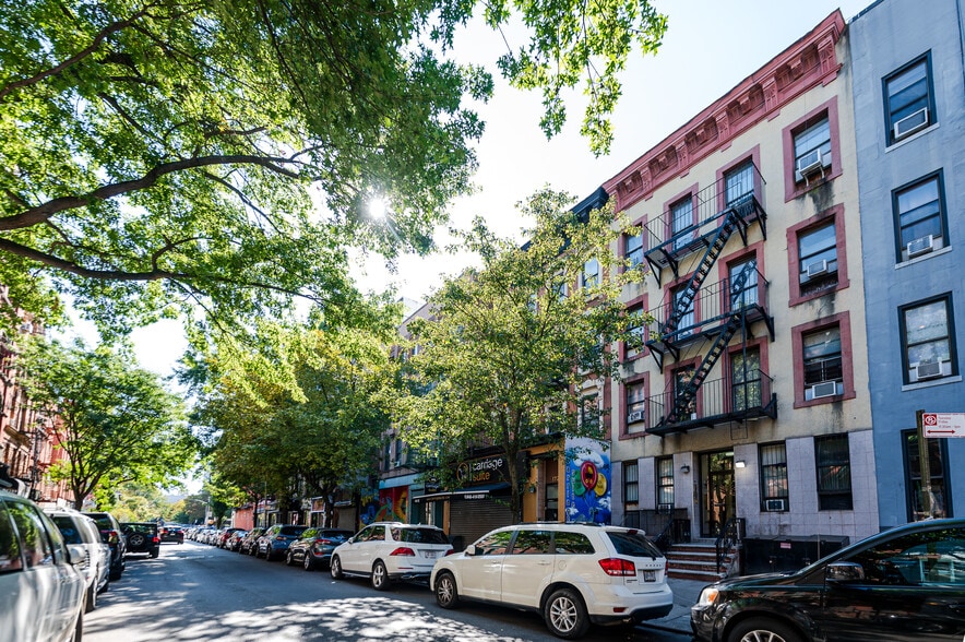 More Photos Of 170 E 104th St, New York Apartments For Sale