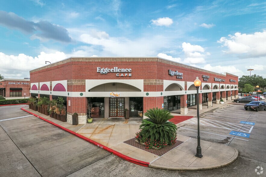 More Photos Of 15201-15555 Southwest Fwy, Sugar Land Unknown For Lease