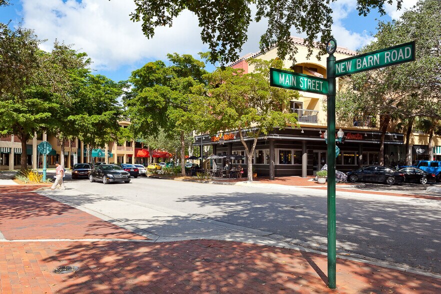 More Photos Of 6701-6855 Main St, Miami Lakes Unknown For Lease