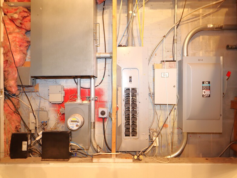 More Photos Of 2831 E Grand Blvd, Detroit Warehouse For Sale