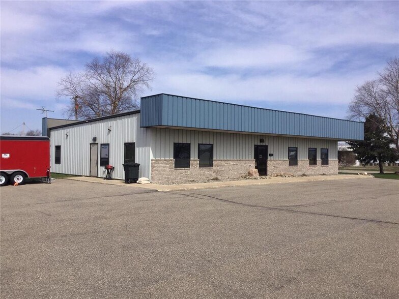 More Photos Of 2400 Myers Rd, Albert Lea Warehouse For Sale