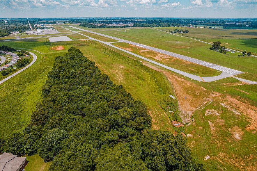 More Photos Of 200 Outlaw Field Rd, Clarksville Land For Lease