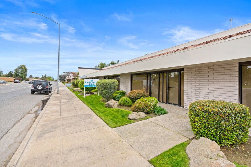 More Photos Of 1665 W Shaw Ave, Fresno Medical For Sale