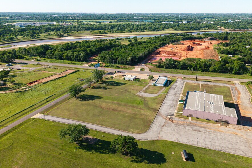 More Photos Of 4627 NE 23rd St, Oklahoma City Religious Facility For Sale