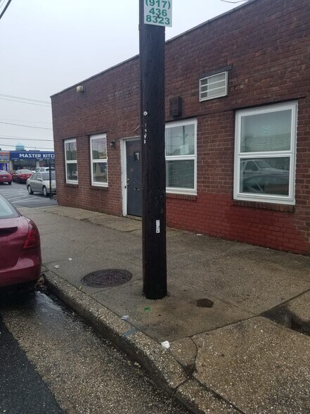 More Photos Of 73 High St, Hempstead Manufacturing For Sale