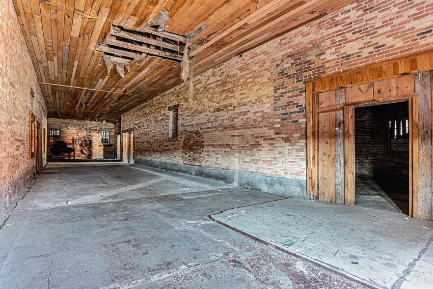 More Photos Of 226 Baldwin St, Big Rapids Light Distribution For Sale