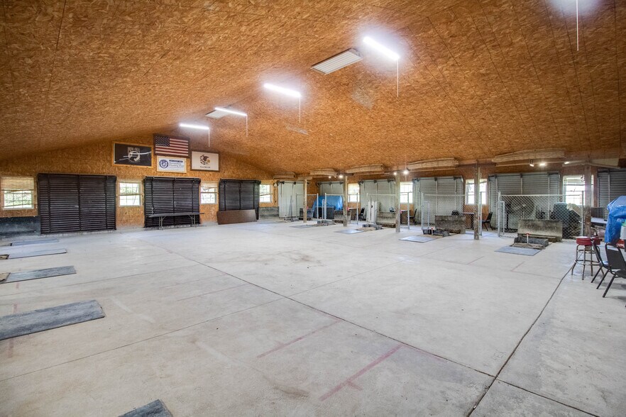 More Photos Of 15281 IL-109, Dow Specialty For Sale