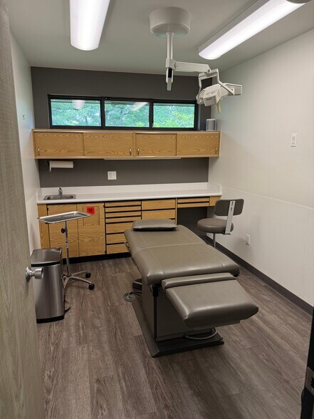 More Photos Of 57 N Middletown Rd, Nanuet Medical For Lease