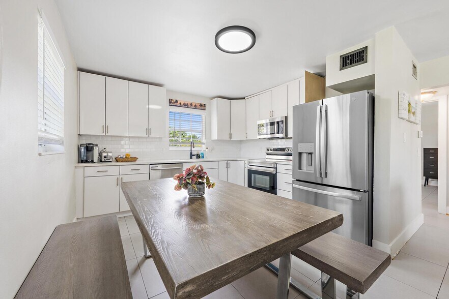 More Photos Of 940 Charles St, West Palm Beach Multifamily For Sale