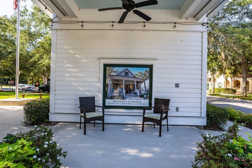 More Photos Of 12 Celadon Dr, Beaufort Storefront Retail Office For Sale
