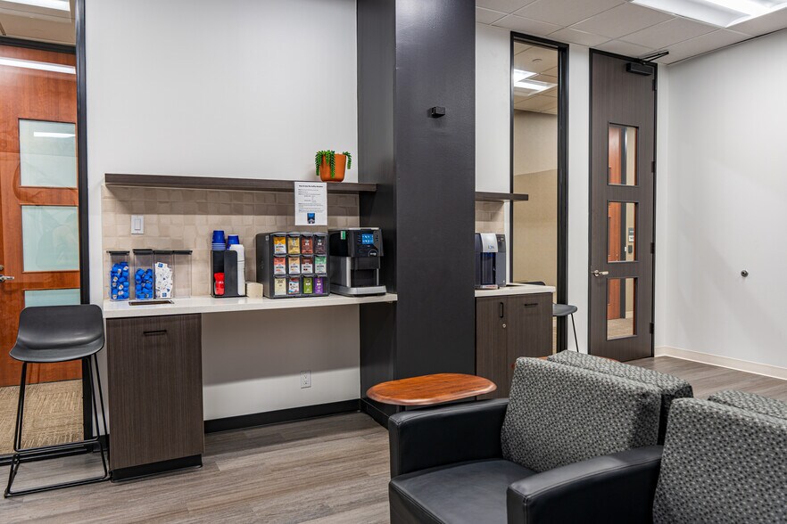 More Photos Of 6565 West Loop South, Bellaire Medical For Lease