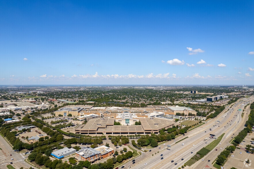 More Photos Of 6121 W Park Blvd, Plano General Retail For Sale