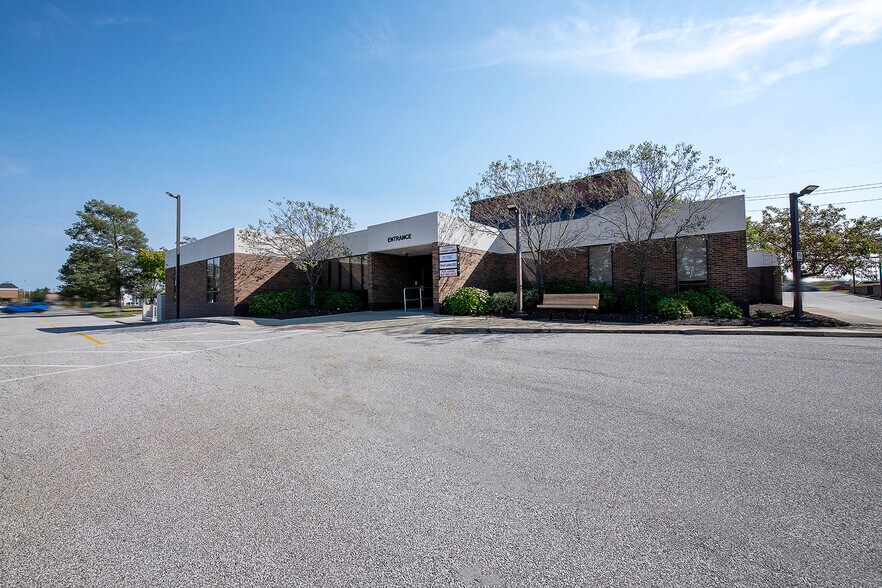 More Photos Of 17406 Royalton Rd, Strongsville Medical For Lease