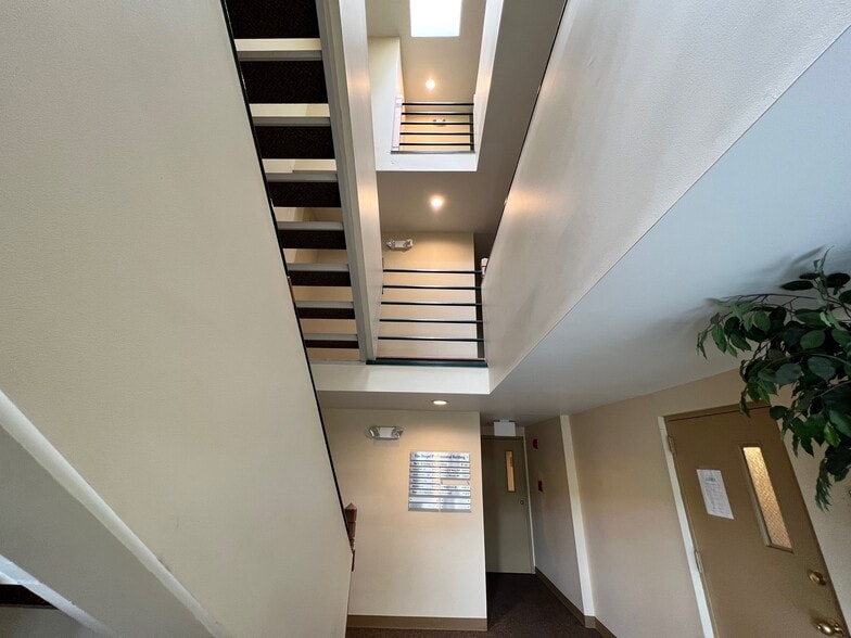 More Photos Of 1326 Freeport Rd, Pittsburgh Medical For Lease