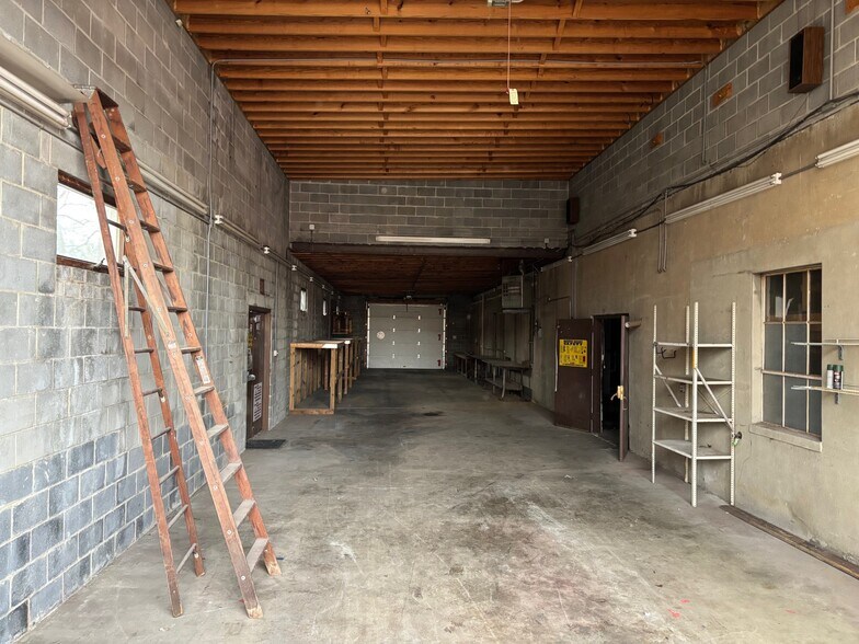 More Photos Of 2603 Kutztown Rd, Reading Light Manufacturing For Lease