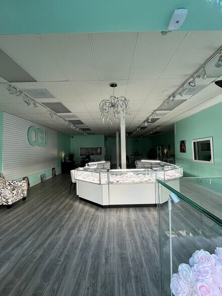 More Photos Of 1321-1323 4th St, San Rafael Storefront Retail Office For Sale