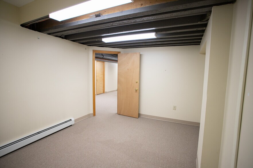 More Photos Of 105 Main St, Bangor Apartments For Lease