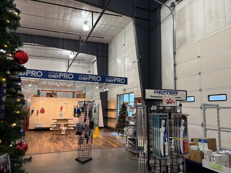 More Photos Of 1953-1977 Fowler St, Richland Service For Lease