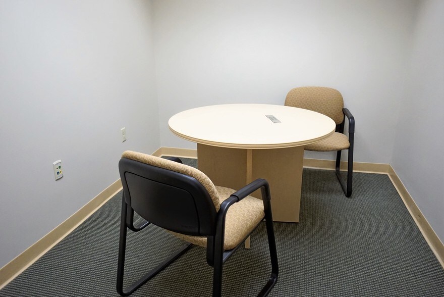 More Photos Of 6 Trafalgar Sq, Nashua Office For Lease