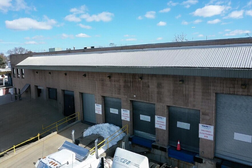 More Photos Of 220 Lawrence Ave, Lawrence Distribution For Lease