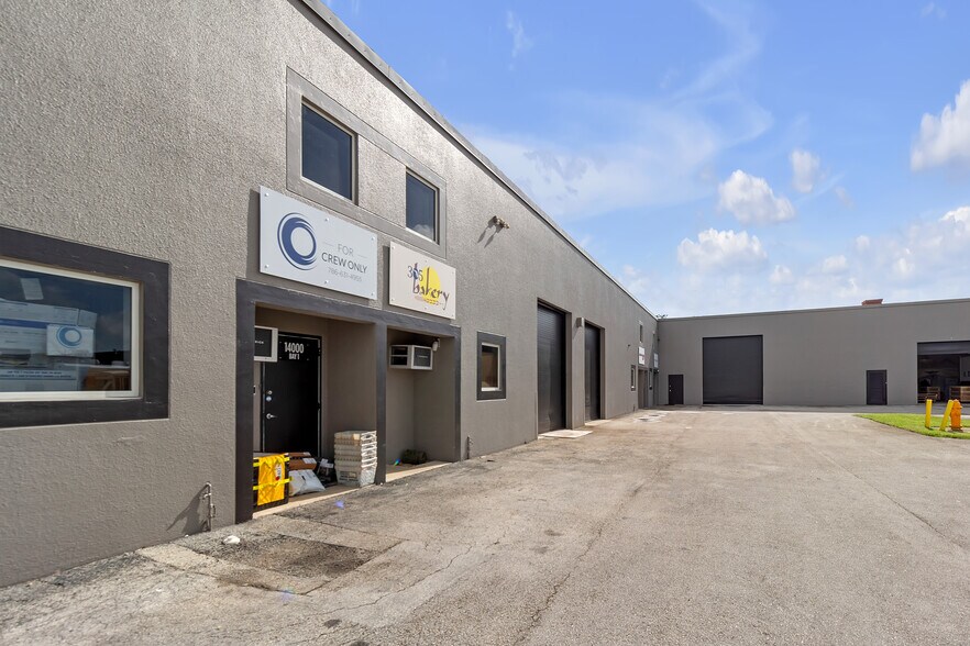 More Photos Of 14000-14048 SW 140th St, Miami Warehouse For Lease