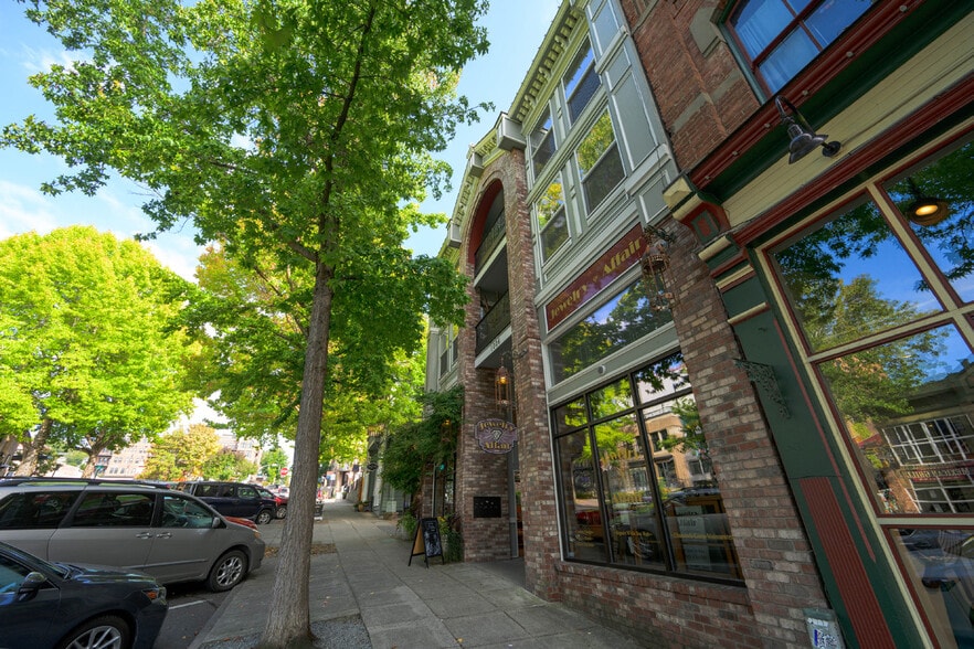 More Photos Of 1006 Harris Ave, Bellingham Storefront Retail Residential For Sale