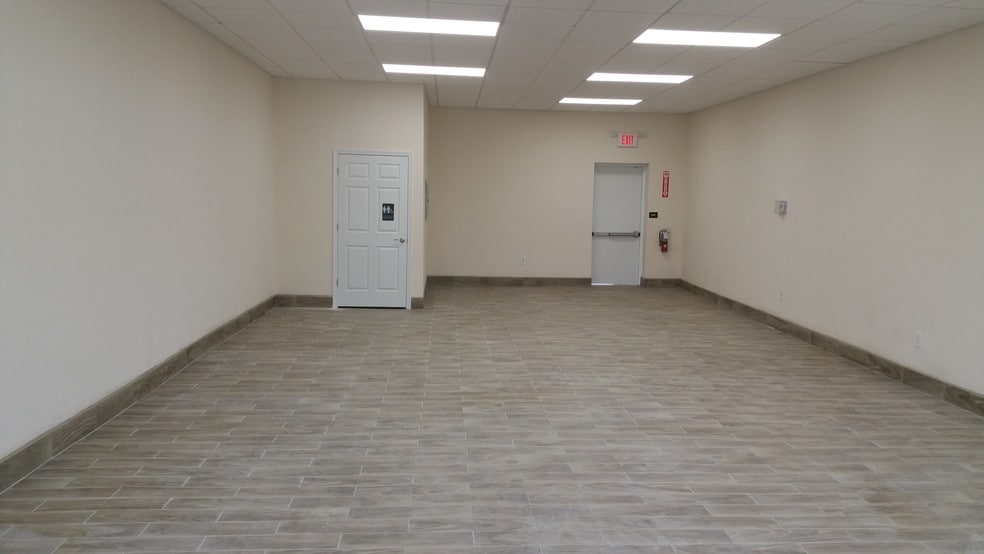 More Photos Of 4570 E Bristol Rd, Feasterville Trevose Light Manufacturing For Sale