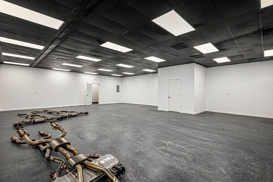 More Photos Of 340 W Hampden Ave, Englewood Freestanding For Lease