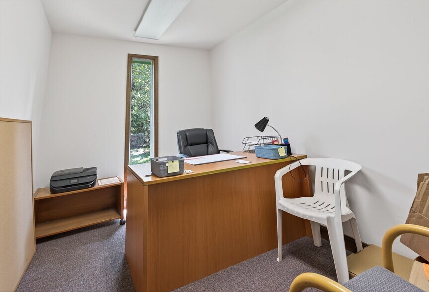 More Photos Of 102 Industrial Blvd, Toano Office For Sale