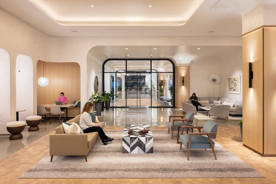 More Photos Of 500 W Madison St, Chicago Office For Lease