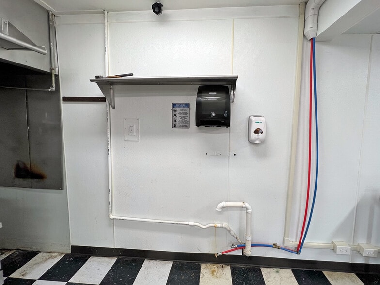 More Photos Of 259 Venango Ave, Cambridge Springs Restaurant For Lease