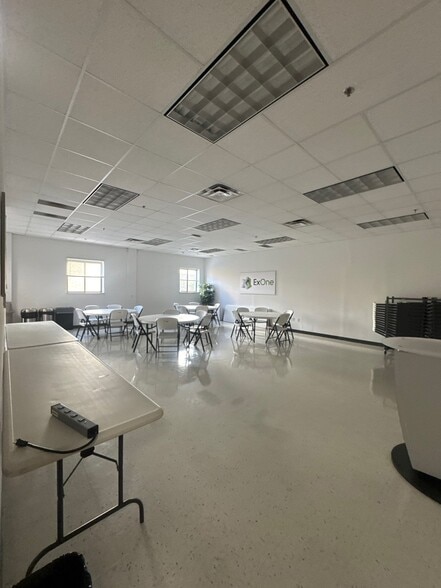 More Photos Of 127 Industry Blvd, North Huntingdon Manufacturing For Lease