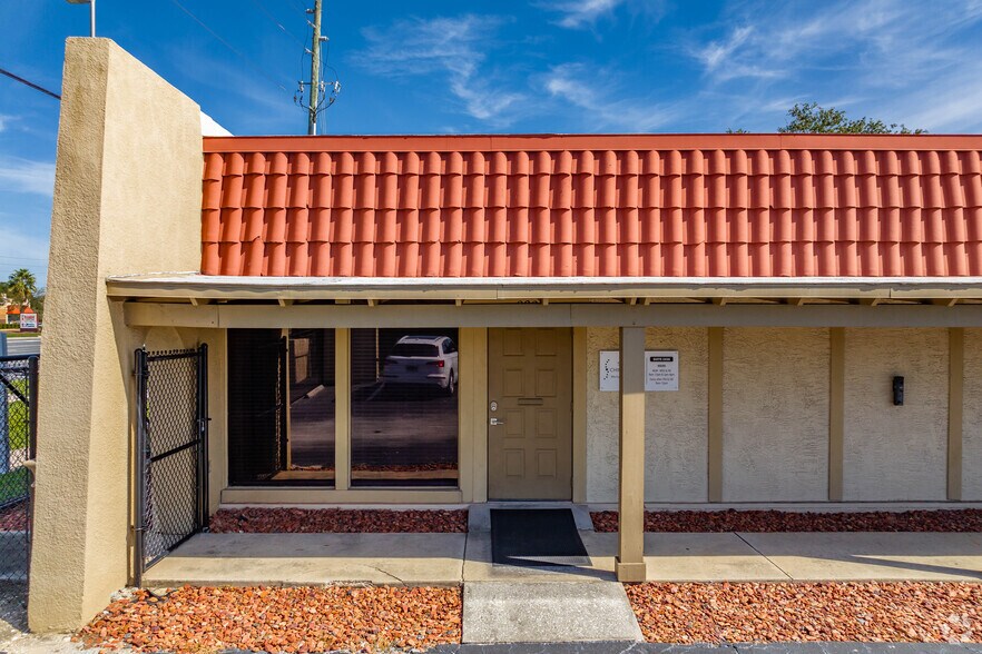 More Photos Of 2328 N US Hwy 19, Holiday Medical For Lease