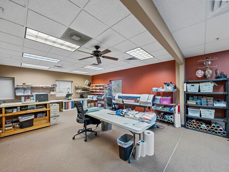 More Photos Of 10 Regency Dr, Wylie Light Distribution For Lease