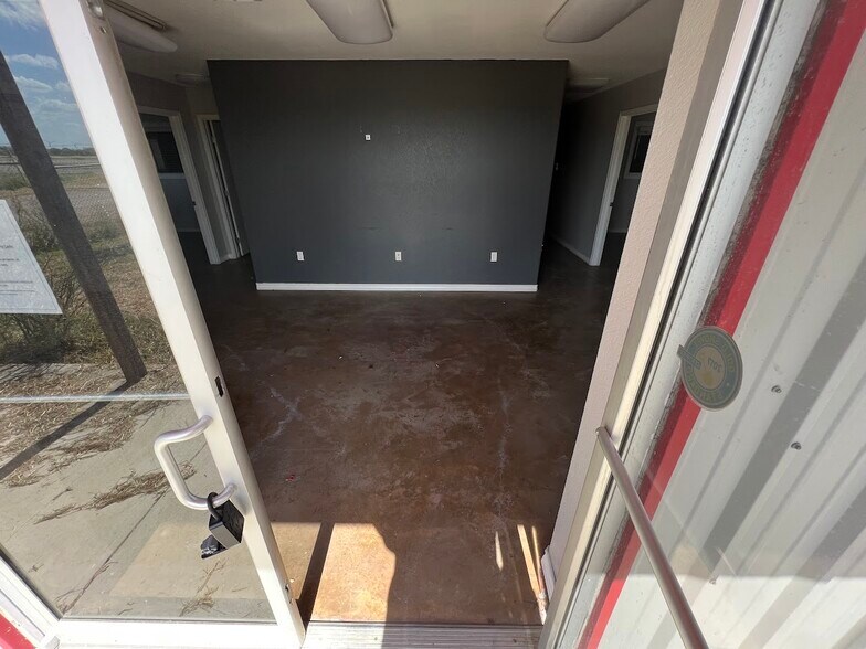 More Photos Of 4136 Interstate Highway 37, Odem Truck Terminal For Lease