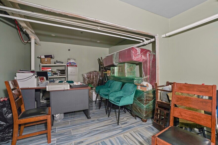 More Photos Of 167 Forbell St, Brooklyn Coworking Space