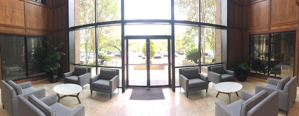More Photos Of 8000 Centre Park Dr, Austin Office For Lease